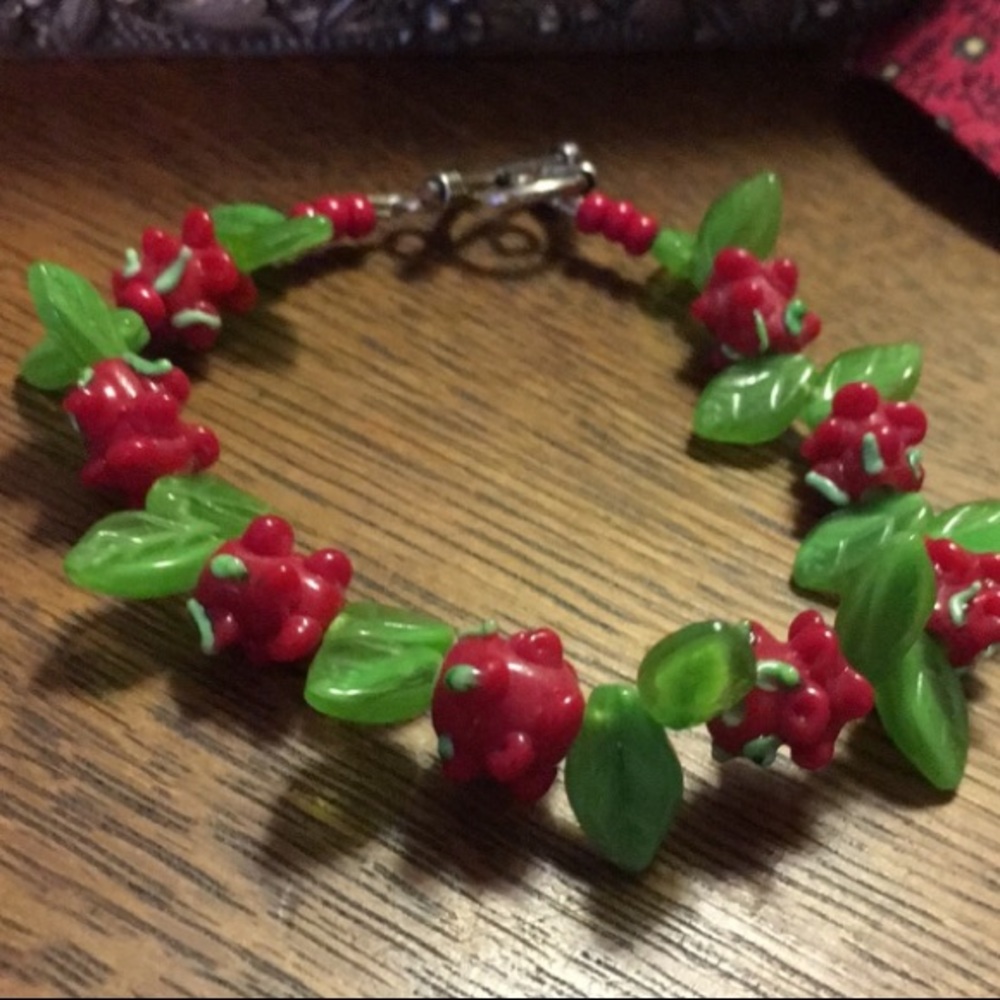 Vintage Hand Blown Glass Roses Bracelet - Picture 7 of 7